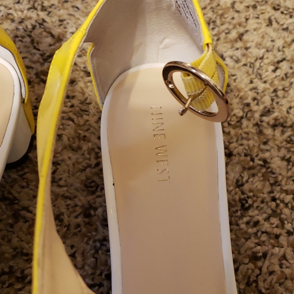 Flats - Picture 2 of 3